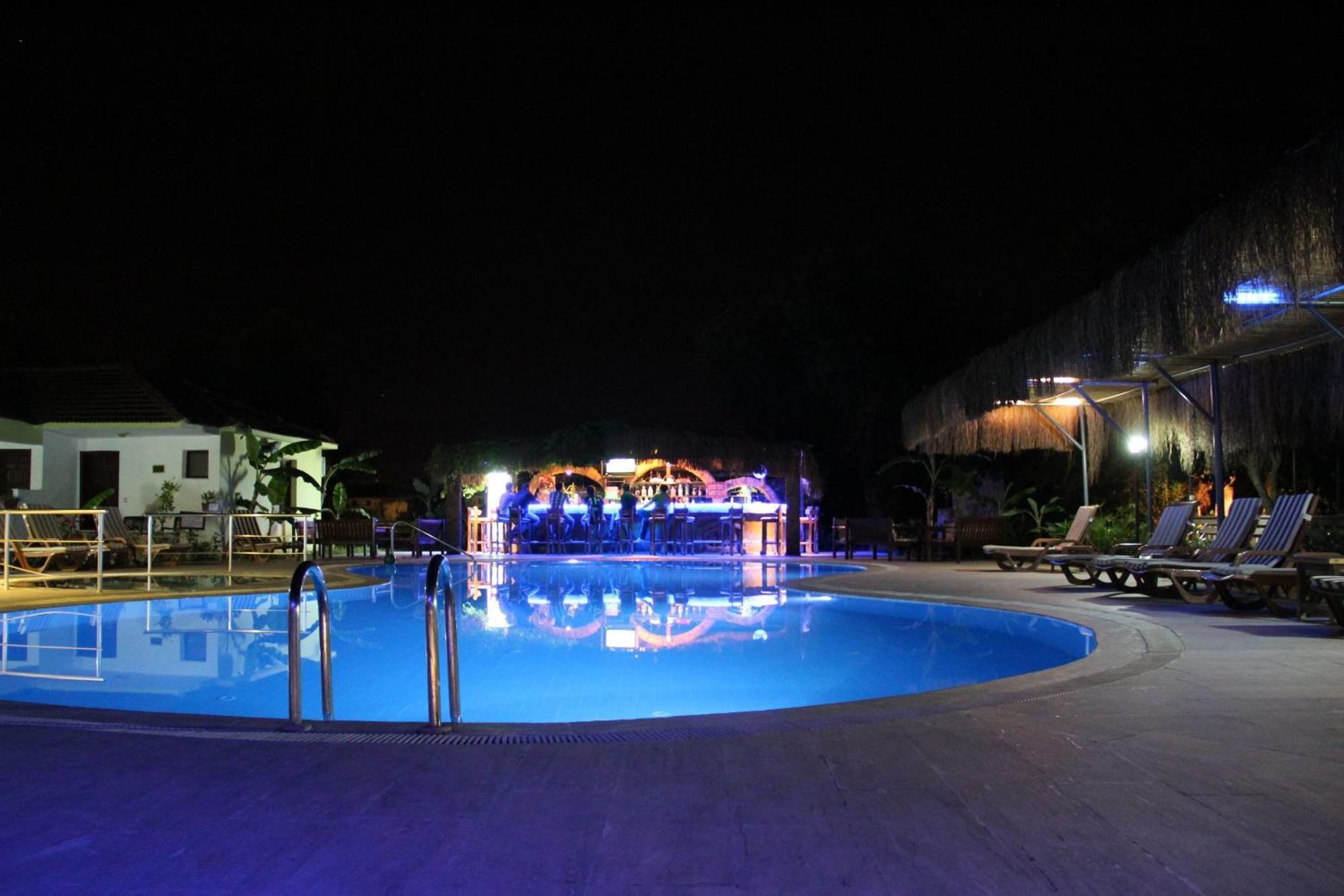 Hotel Riverside Дальян Экстерьер фото