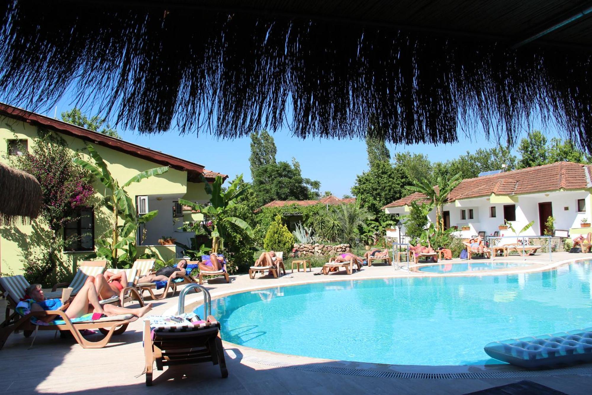 Hotel Riverside Дальян Экстерьер фото