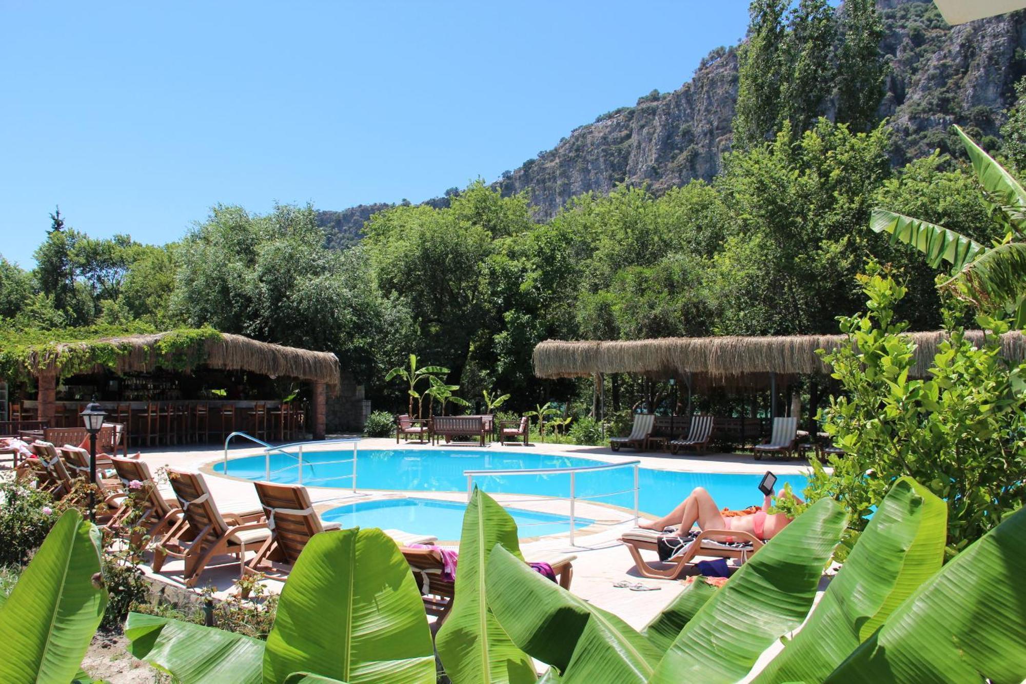 Hotel Riverside Дальян Экстерьер фото