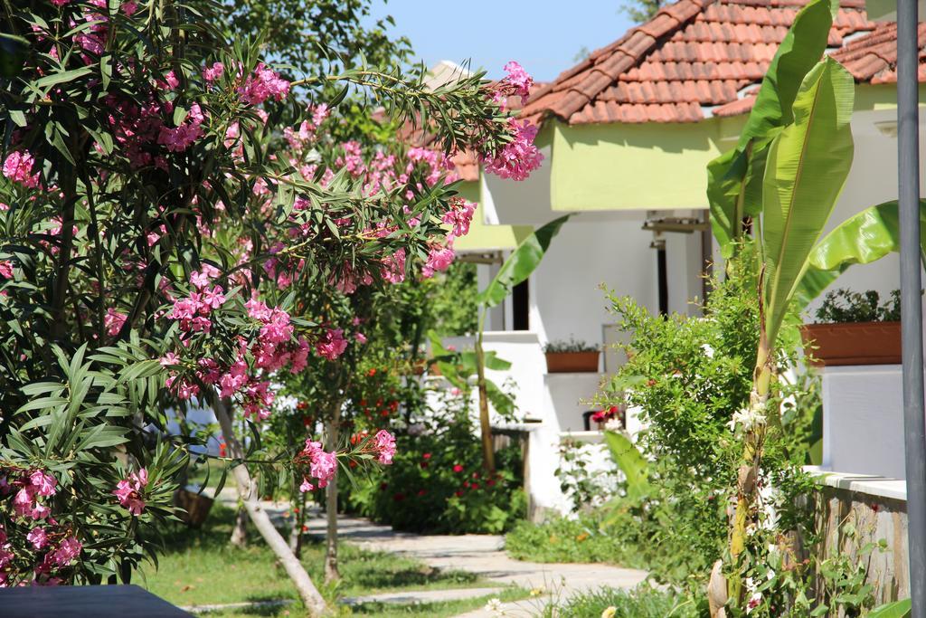Hotel Riverside Дальян Экстерьер фото